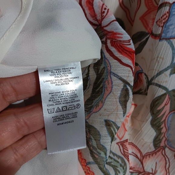 LOFT Cream Blouse with Peter Pan Collar and Ruffled Short Sleeves - Picture 4 of 5